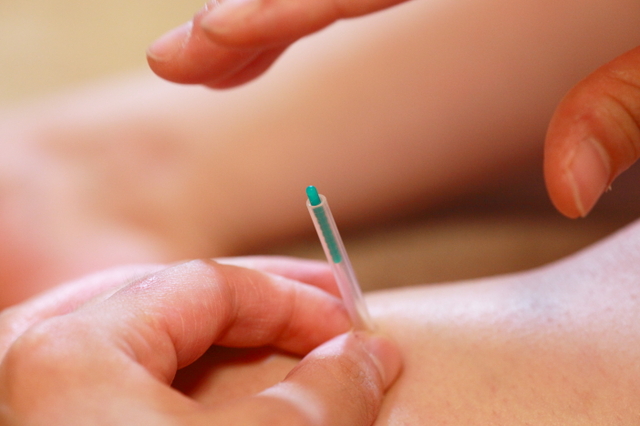 埼玉県川口市治療院、埼玉県蕨市治療院、埼玉県さいたま市治療院、埼玉県戸田市治療院、ギックリ腰、腰痛、坐骨神経痛、頭痛、肩こり、五十肩、首痛、股関節痛、鍼, 灸, 指圧, マッサージ、 訪問リハビリ, 腰痛, 坐骨神経痛 ,肩こり ,寝違い, 出張マッサージ, 往診鍼灸画像の説明 埼玉県川口市治療院、埼玉県蕨市治療院、埼玉県さいたま市治療院、埼玉県戸田市治療院、ギックリ腰、腰痛、坐骨神経痛、頭痛、肩こり、五十肩、首痛、股関節痛、鍼, 灸, 指圧, マッサージ、 訪問リハビリ, 腰痛, 坐骨神経痛 ,肩こり ,寝違い, 出張マッサージ, 往診鍼灸画像の説明